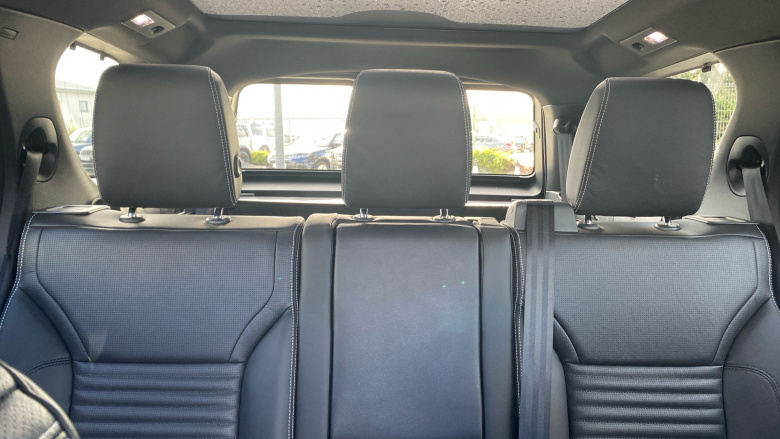 Land Rover Discovery 3.0 D350 Dynamic SE 5dr Auto Diesel Station Wagon